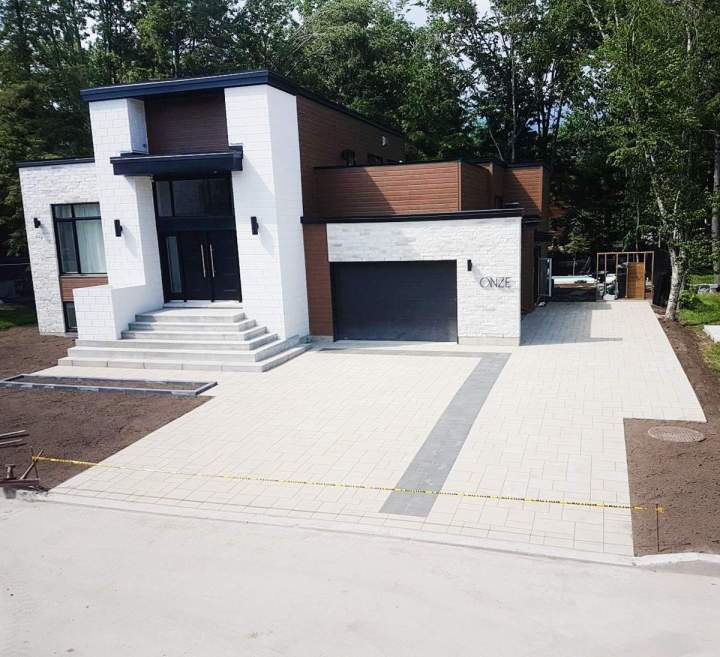 Pose esthétique et durable pour vos allées et terrasses.